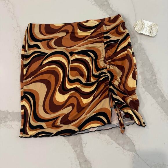Altar’d State NWT Psychedelic Retro Side Ruched Mini Skirt Women's Medium Brown - Picture 1 of 7